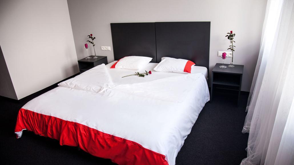 Essenza Party Center Bed & Breakfast Świdnica Eksteriør bilde